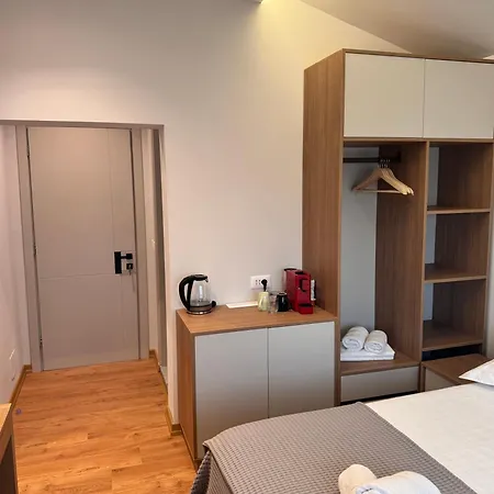 Izi Boutique * Tirana