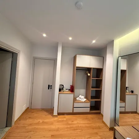 Izi Boutique * Tirana