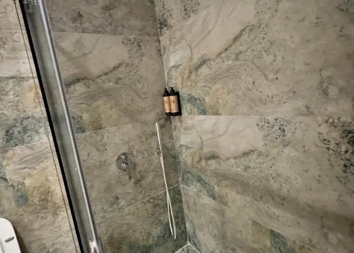 Izi Boutique شقة تيرانا