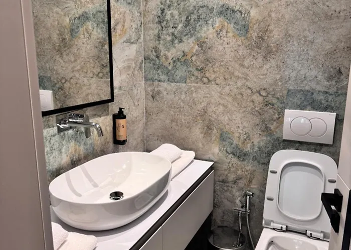 Izi Boutique شقة تيرانا