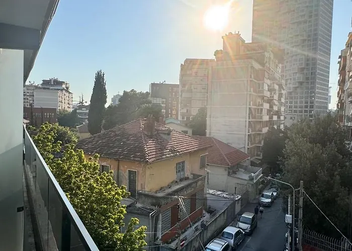 Izi Boutique * تيرانا